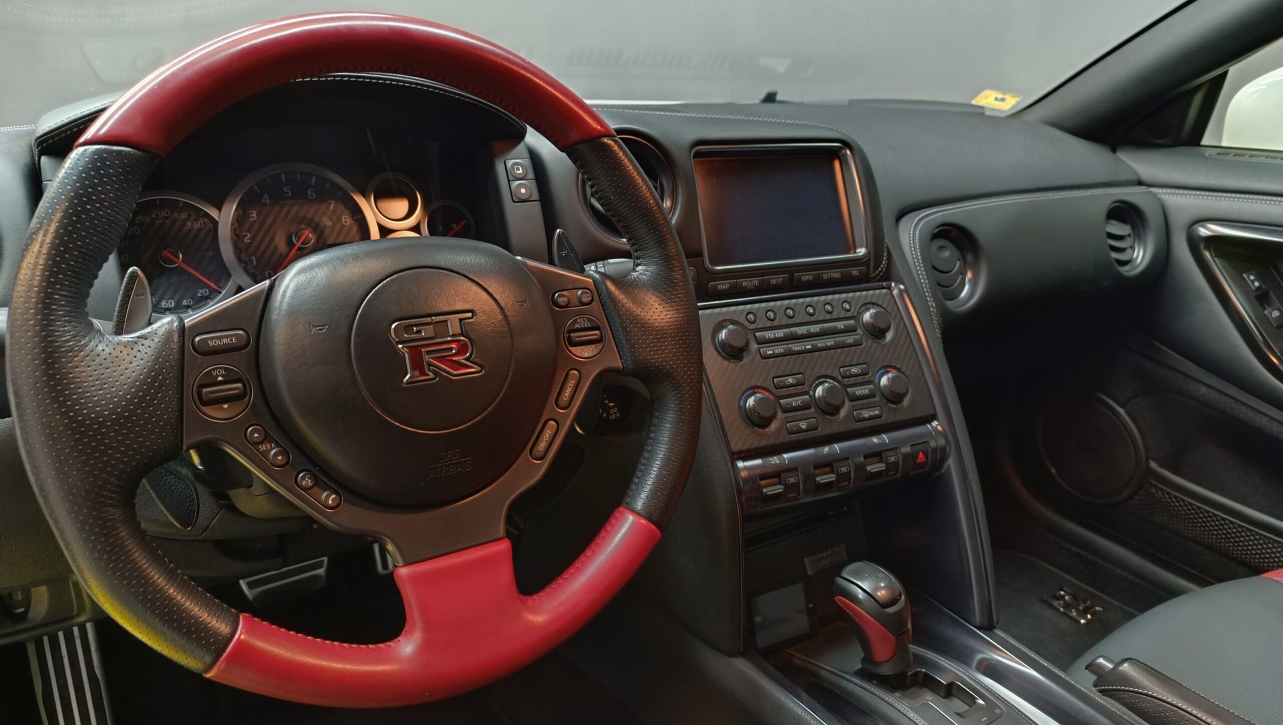 RESERVADO!  NISSAN GT-R 35 Black Edition 550CV