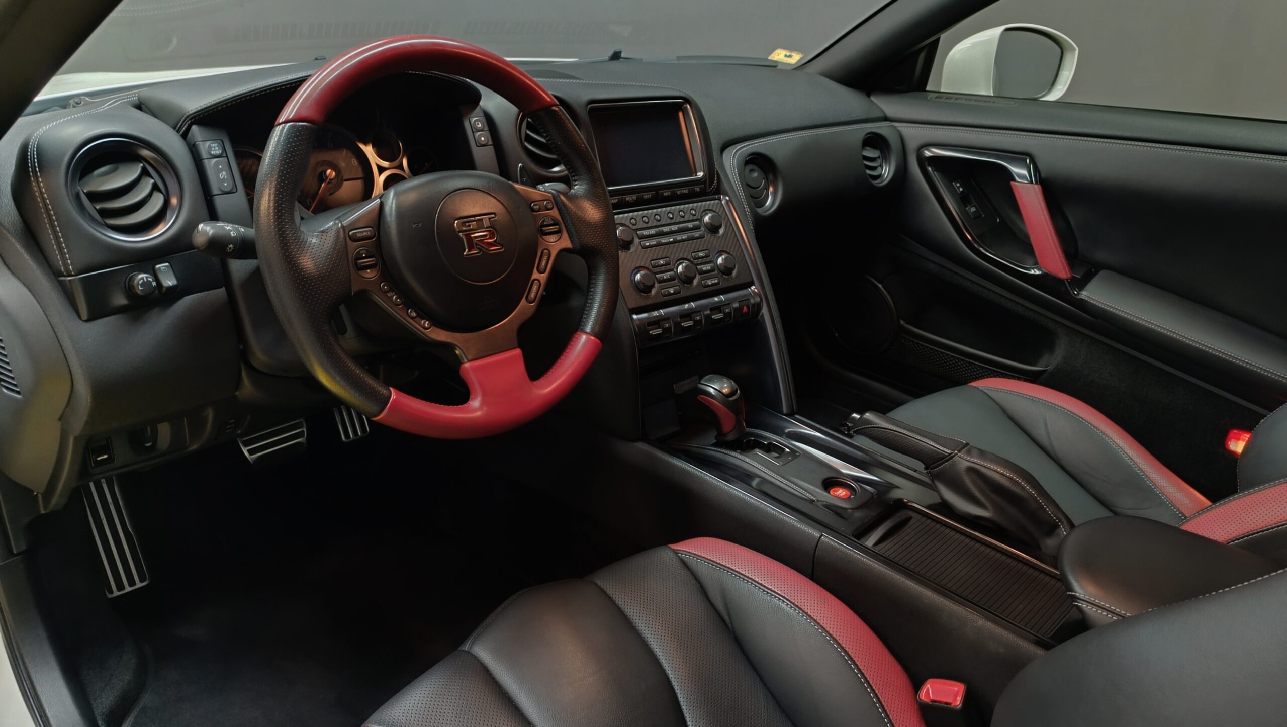 RESERVADO!  NISSAN GT-R 35 Black Edition 550CV