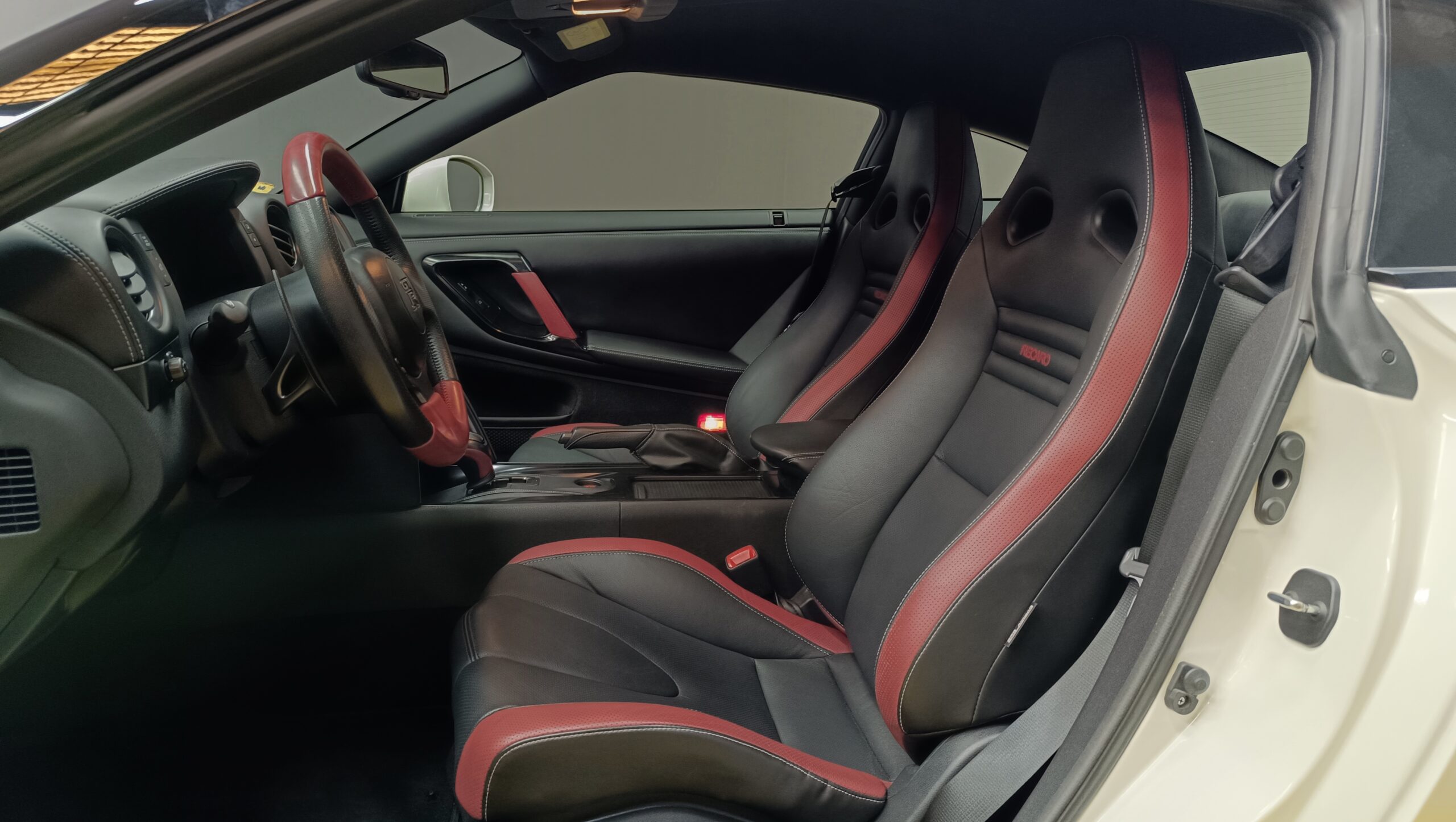 RESERVADO!  NISSAN GT-R 35 Black Edition 550CV