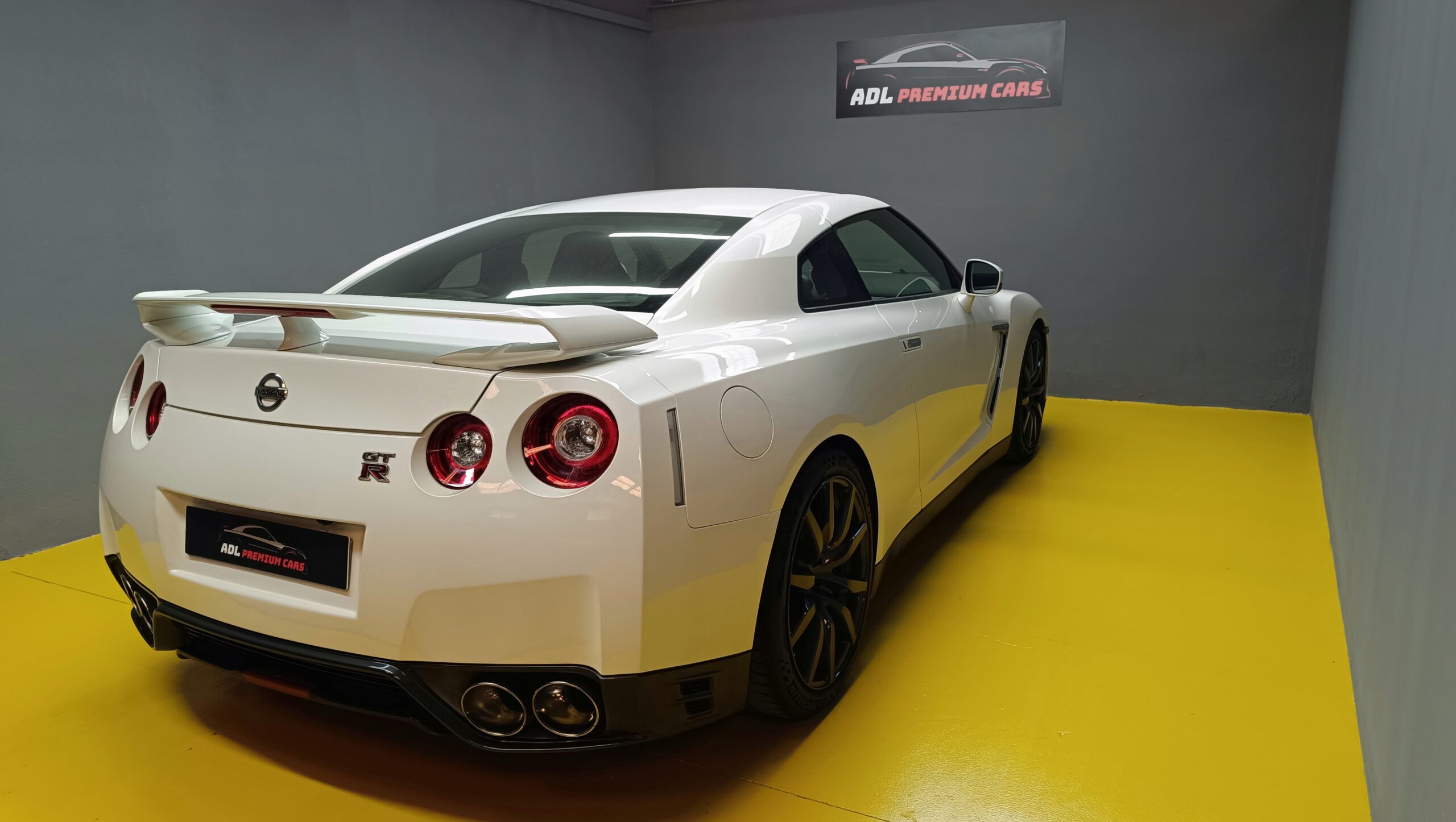 RESERVADO!  NISSAN GT-R 35 Black Edition 550CV