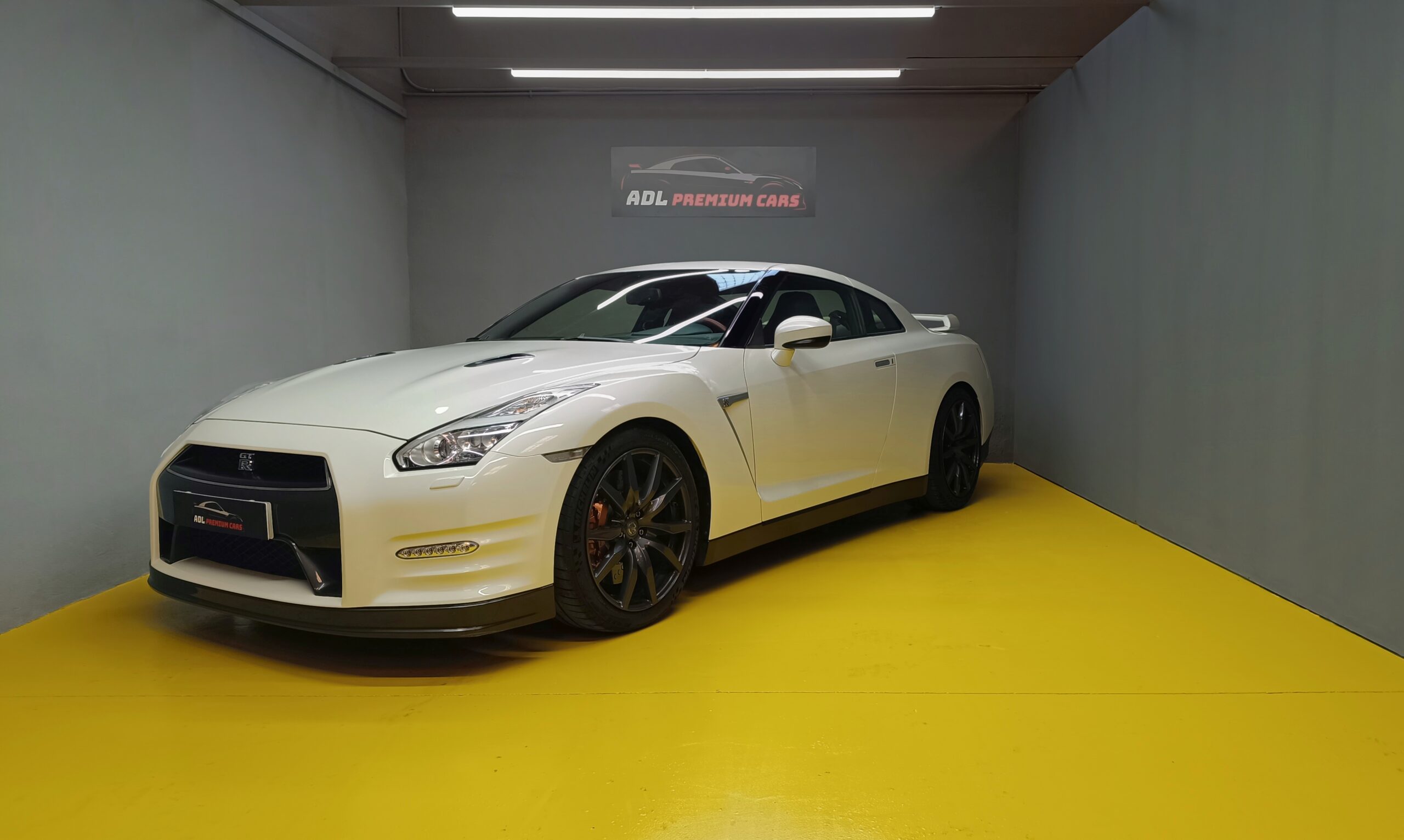 RESERVADO!  NISSAN GT-R 35 Black Edition 550CV
