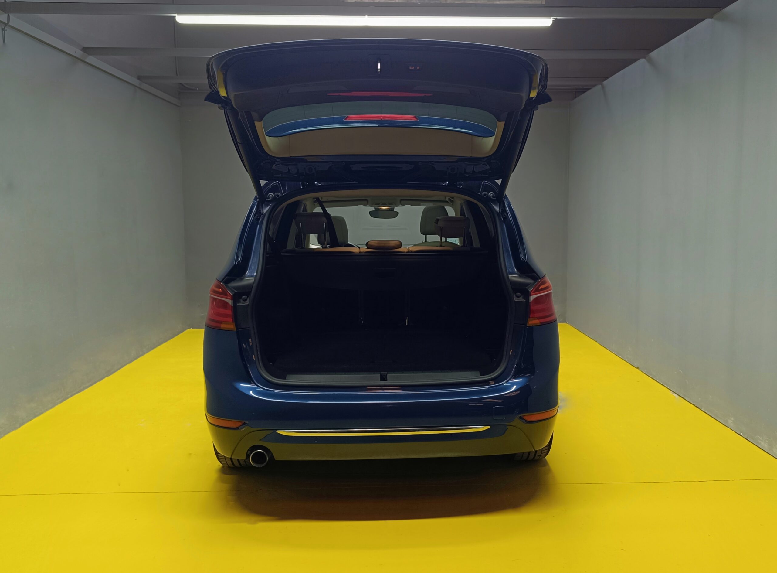 BMW 218D GRAN TOURIER LUXURY EDITION