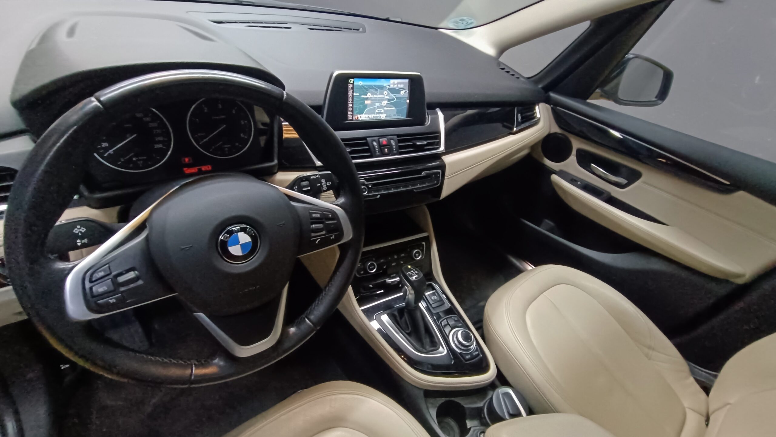 BMW 218D GRAN TOURIER LUXURY EDITION