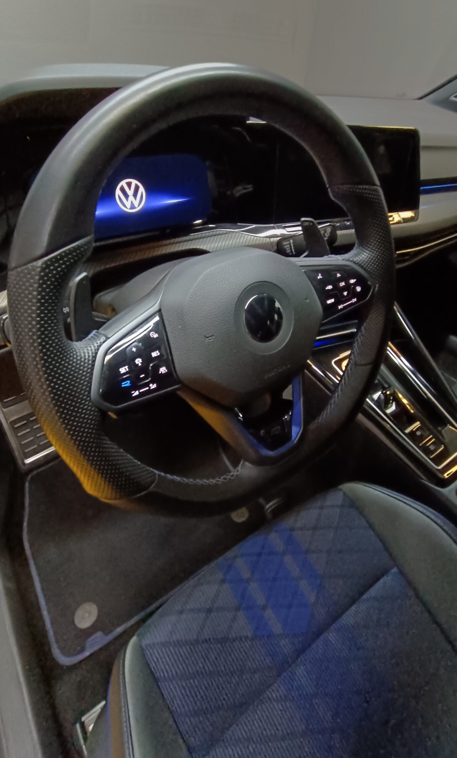 VW GOLF 8R 2.0 320CV