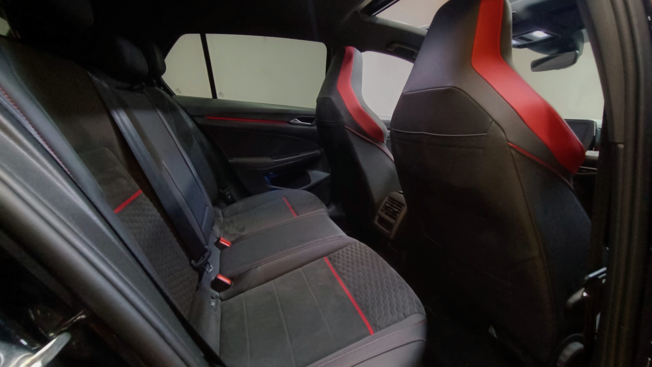 VW GOLF GTI CLUBSPORT MK8 300CV