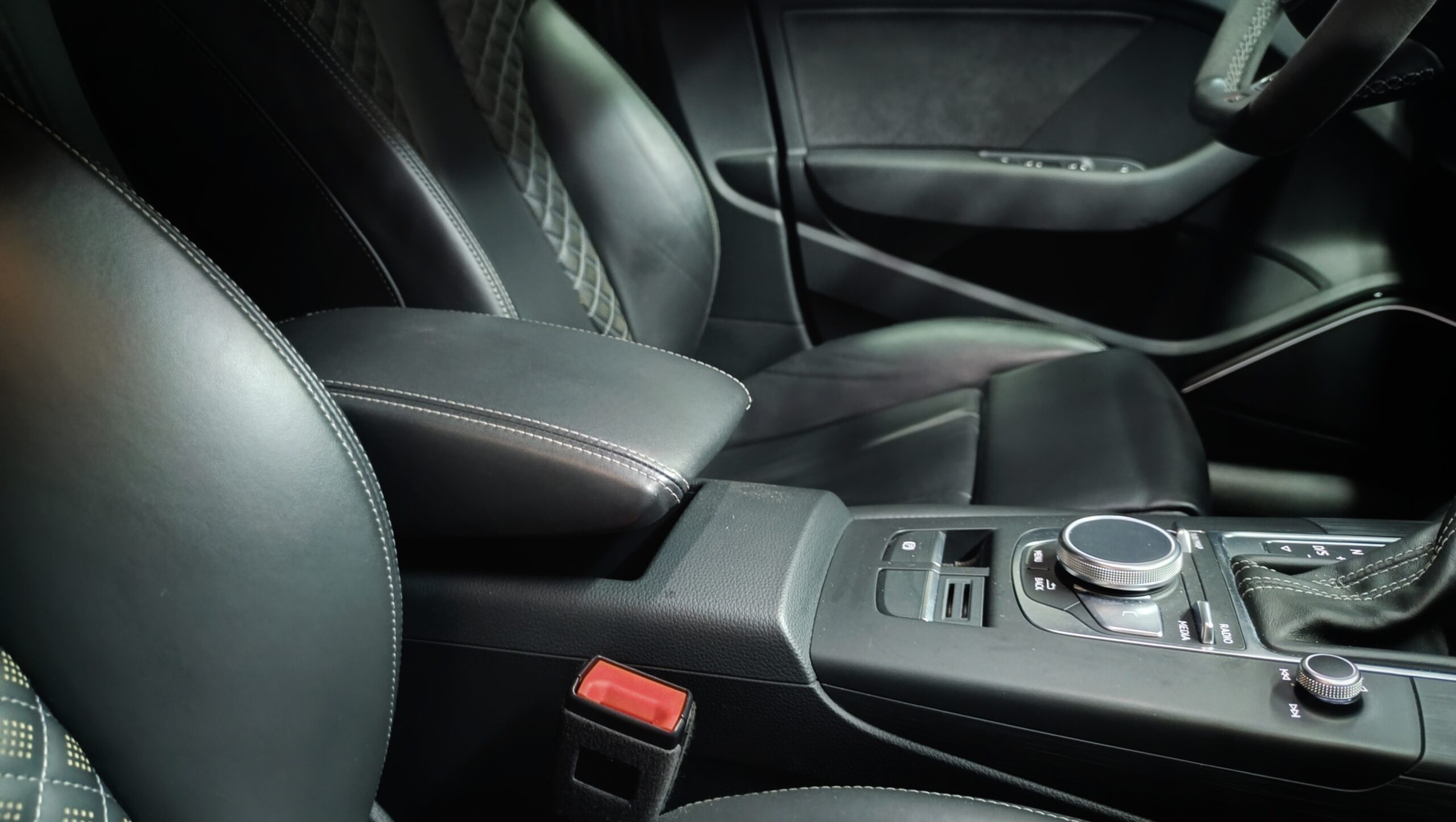 AUDI RS3 SEDAN DAZA 2.5 400CV