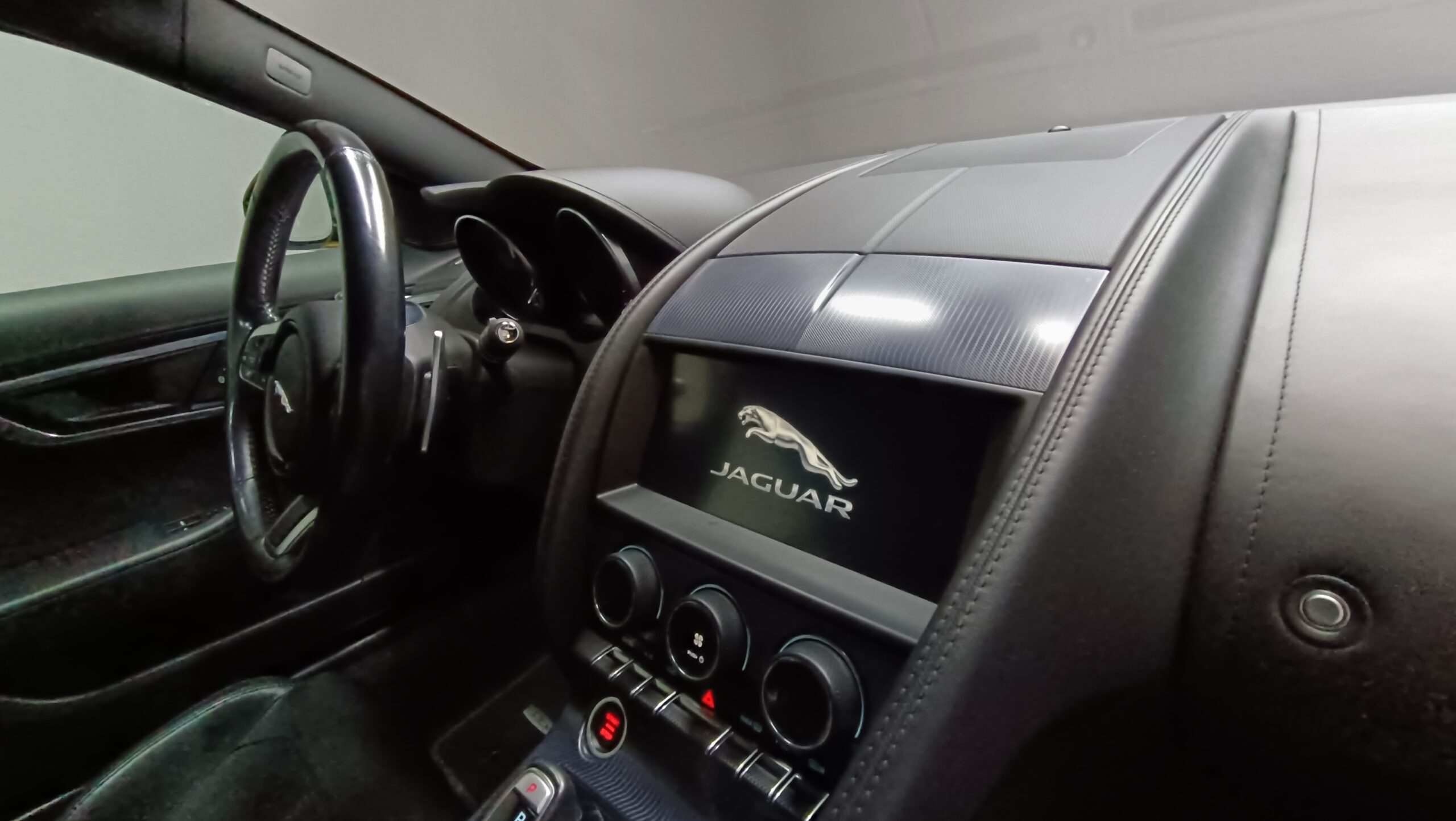 JAGUAR F-TYPE  2.0 300CV
