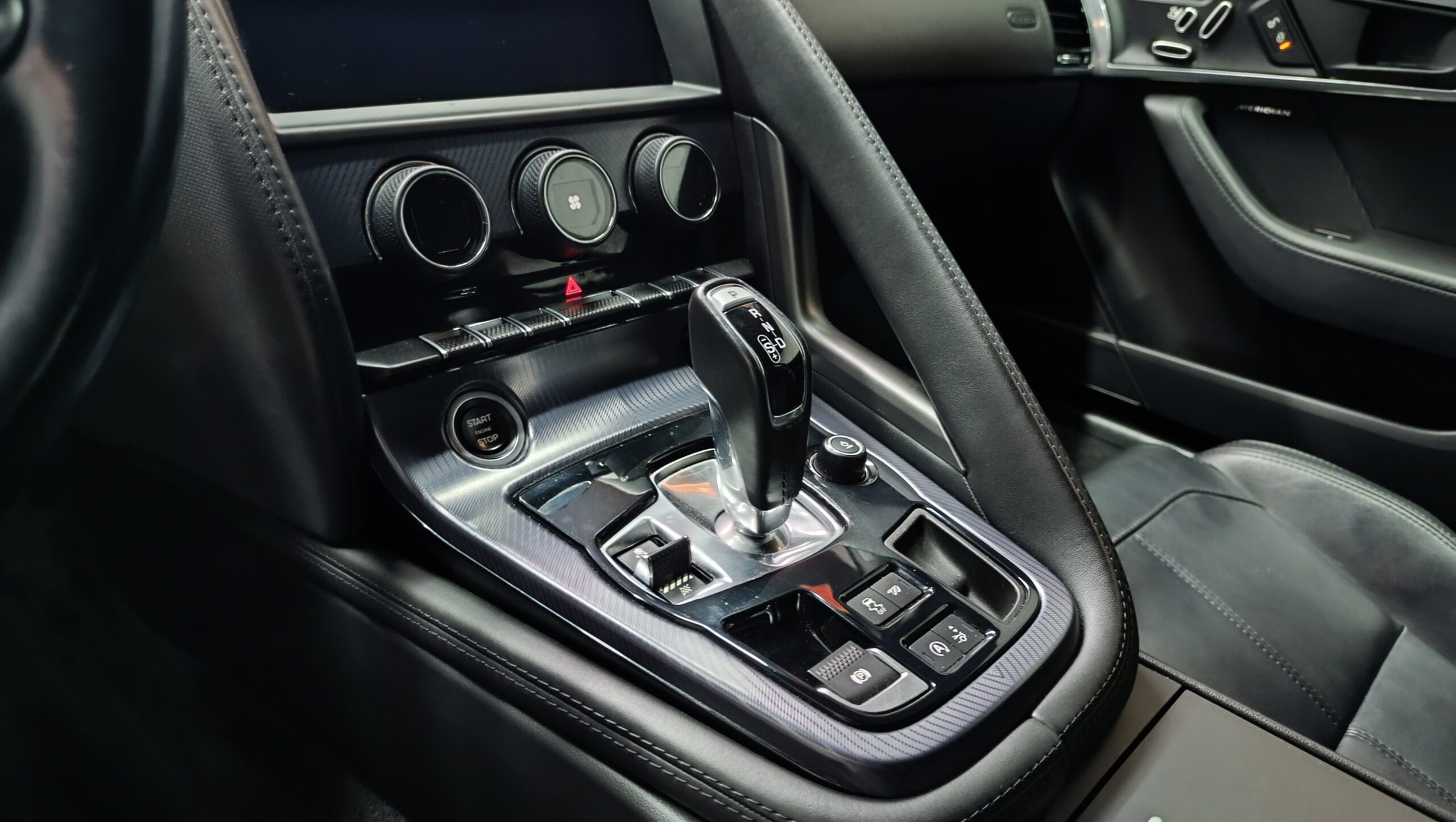 JAGUAR F-TYPE  2.0 300CV