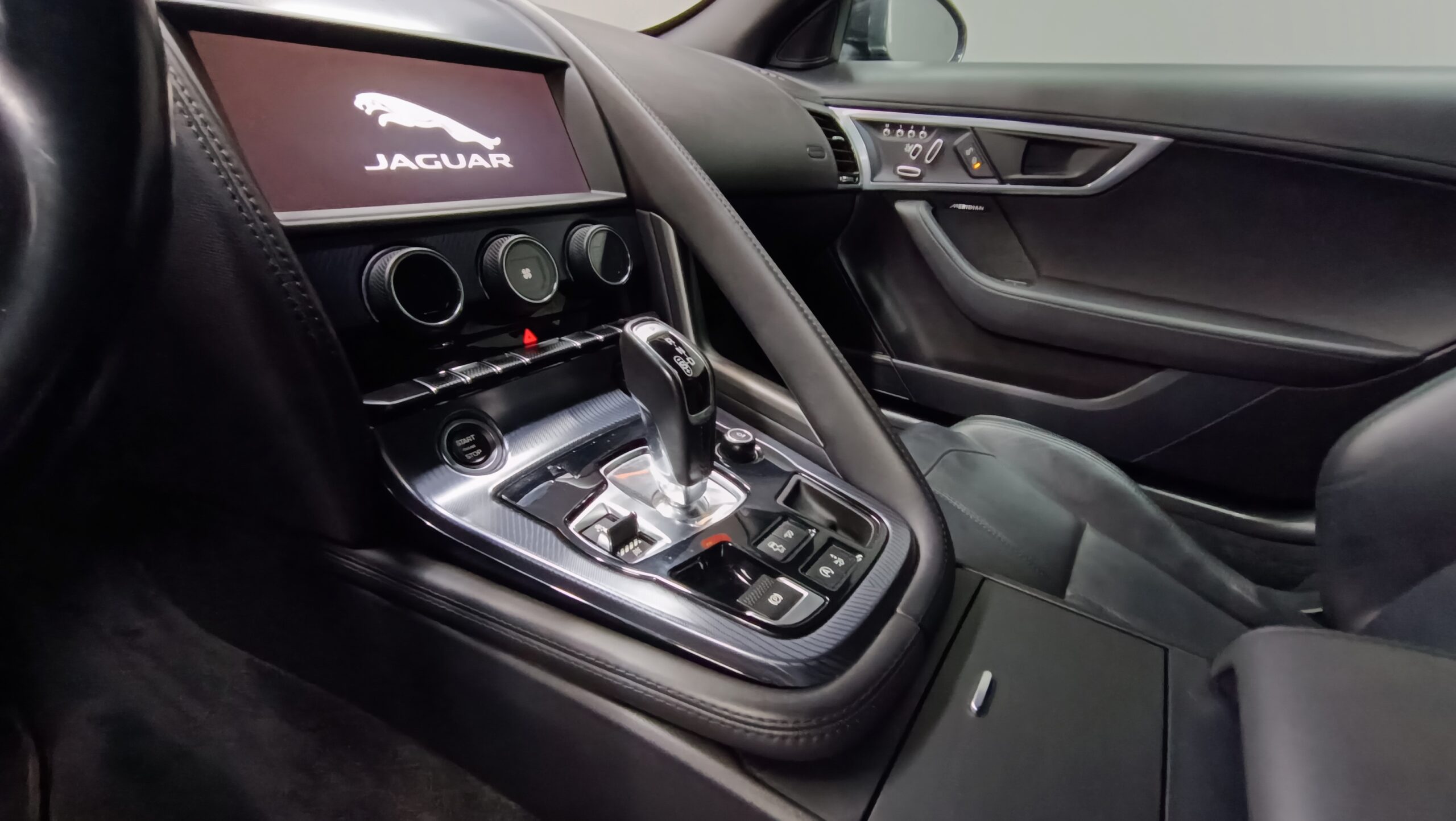JAGUAR F-TYPE  2.0 300CV