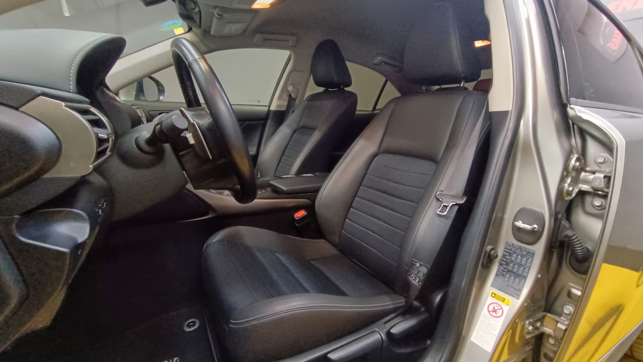 LEXUS IS300h EXECUTIVE 2.5 HIBRID 223CV