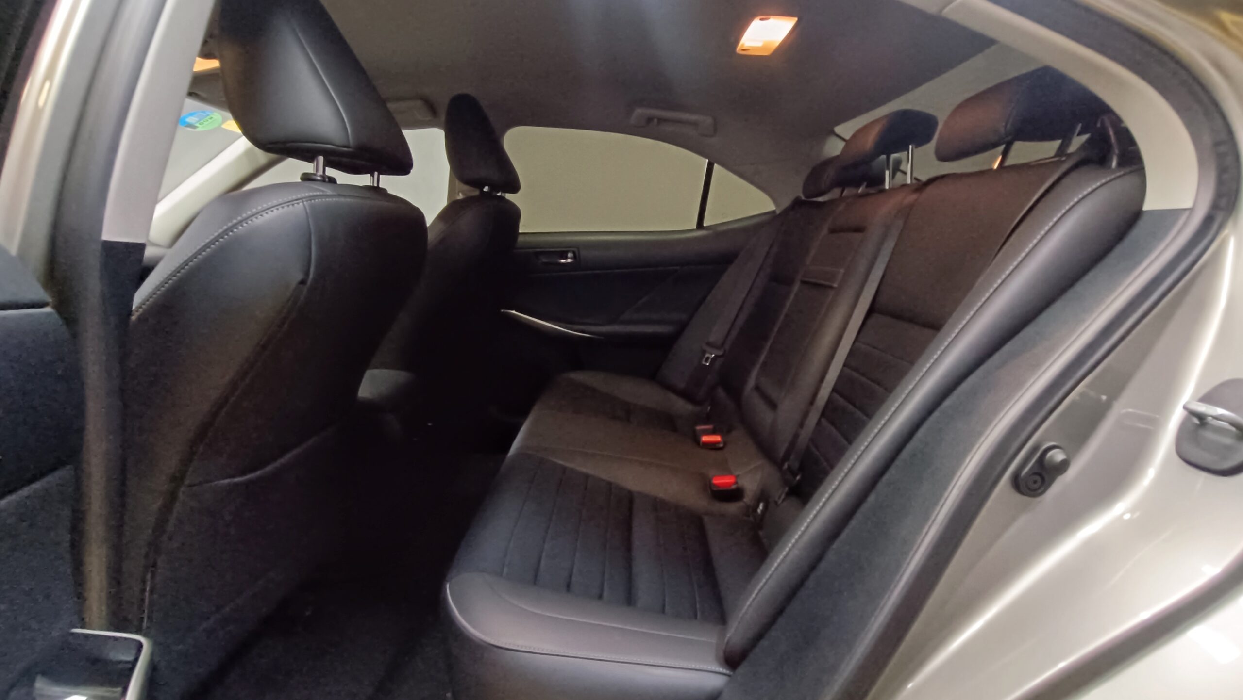 LEXUS IS300h EXECUTIVE 2.5 HIBRID 223CV