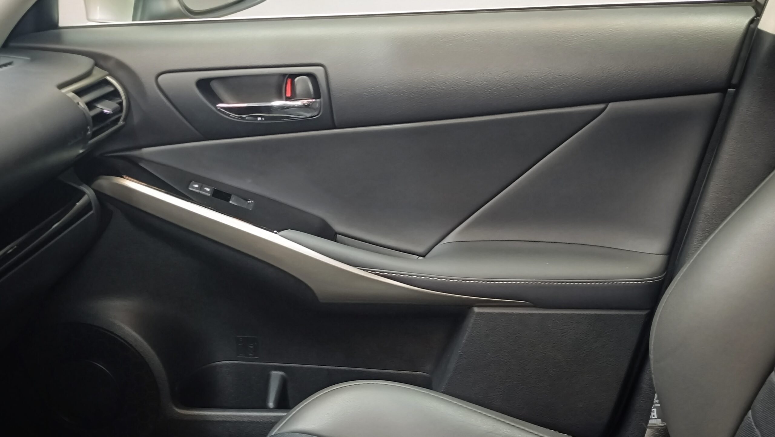 LEXUS IS300h EXECUTIVE 2.5 HIBRID 223CV