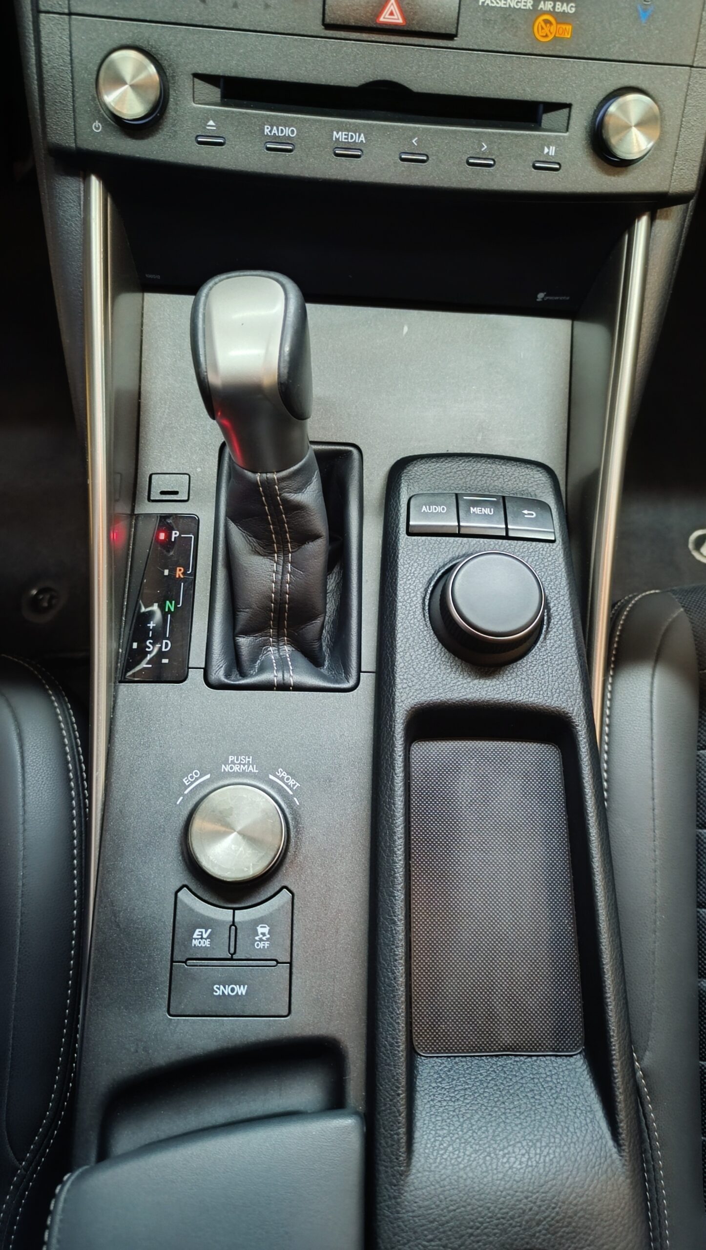 LEXUS IS300h EXECUTIVE 2.5 HIBRID 223CV