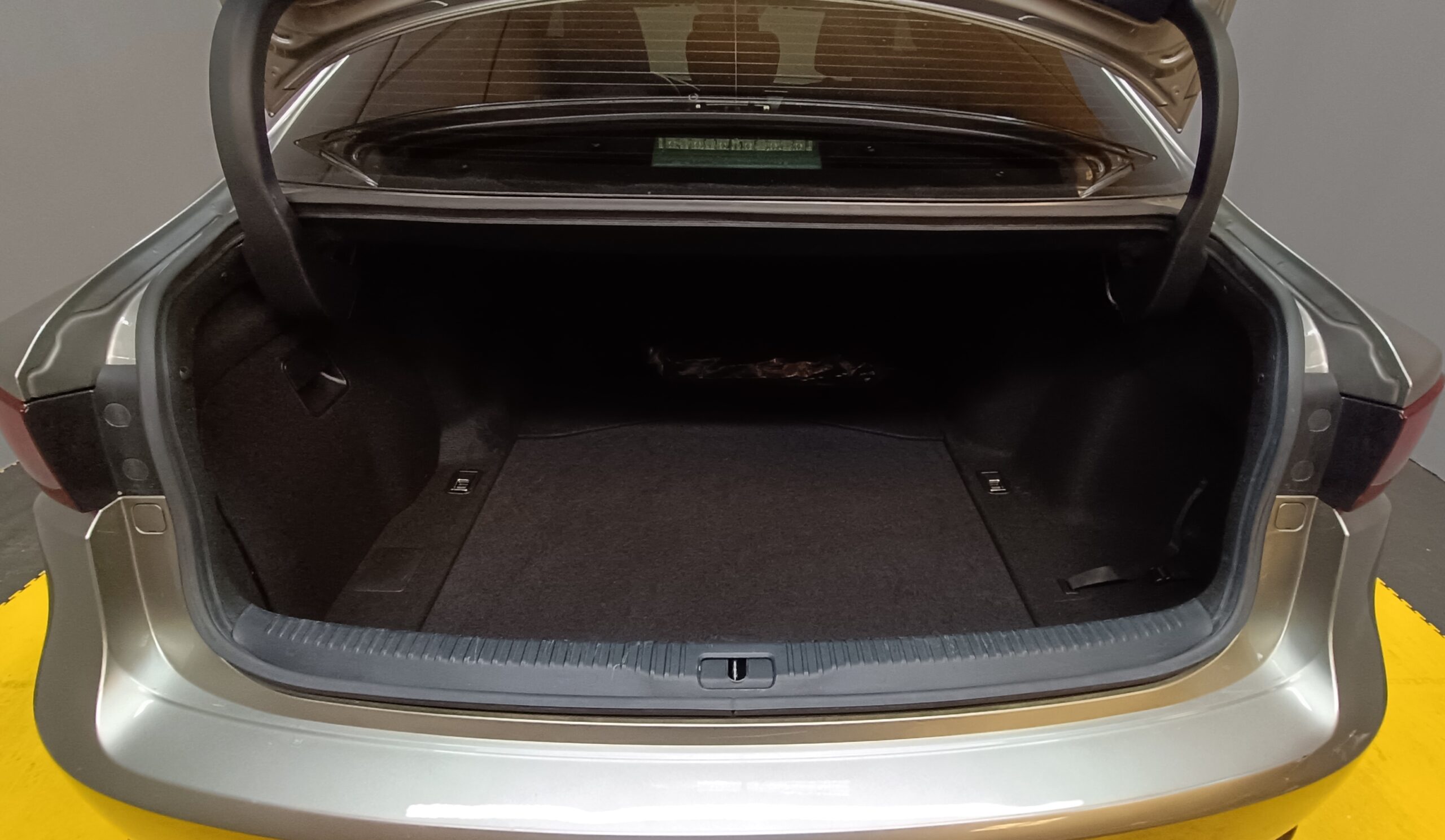 LEXUS IS300h EXECUTIVE 2.5 HIBRID 223CV