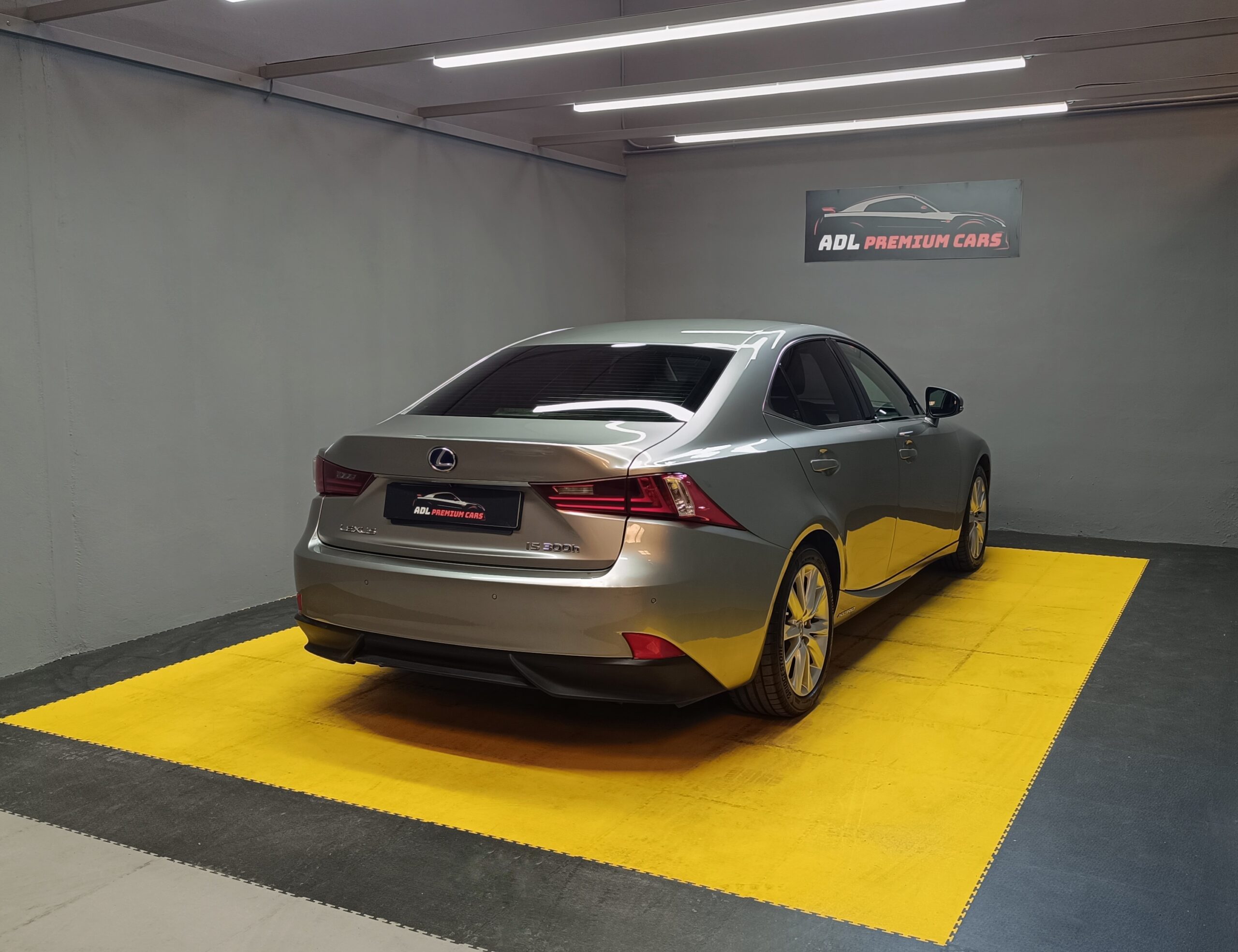 LEXUS IS300h EXECUTIVE 2.5 HIBRID 223CV
